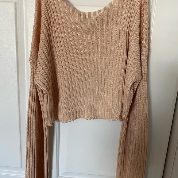 Urban Outfitters cropped pink sweater - Picture 2 of 6